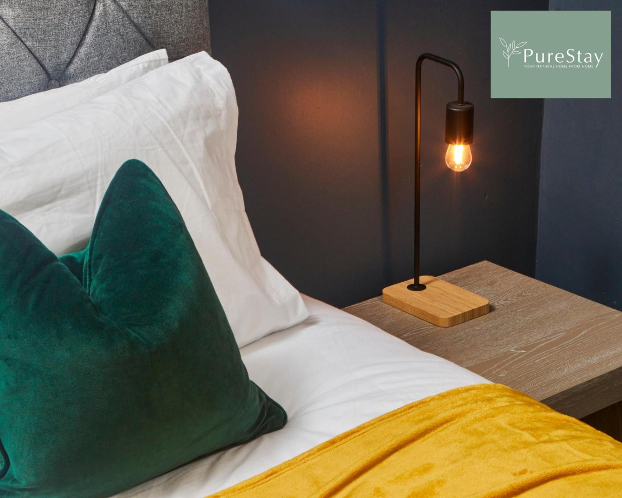 Big Contractor House With 6 Beds & Free Parking By Purestay - 7 Night Min! Casa de férias *