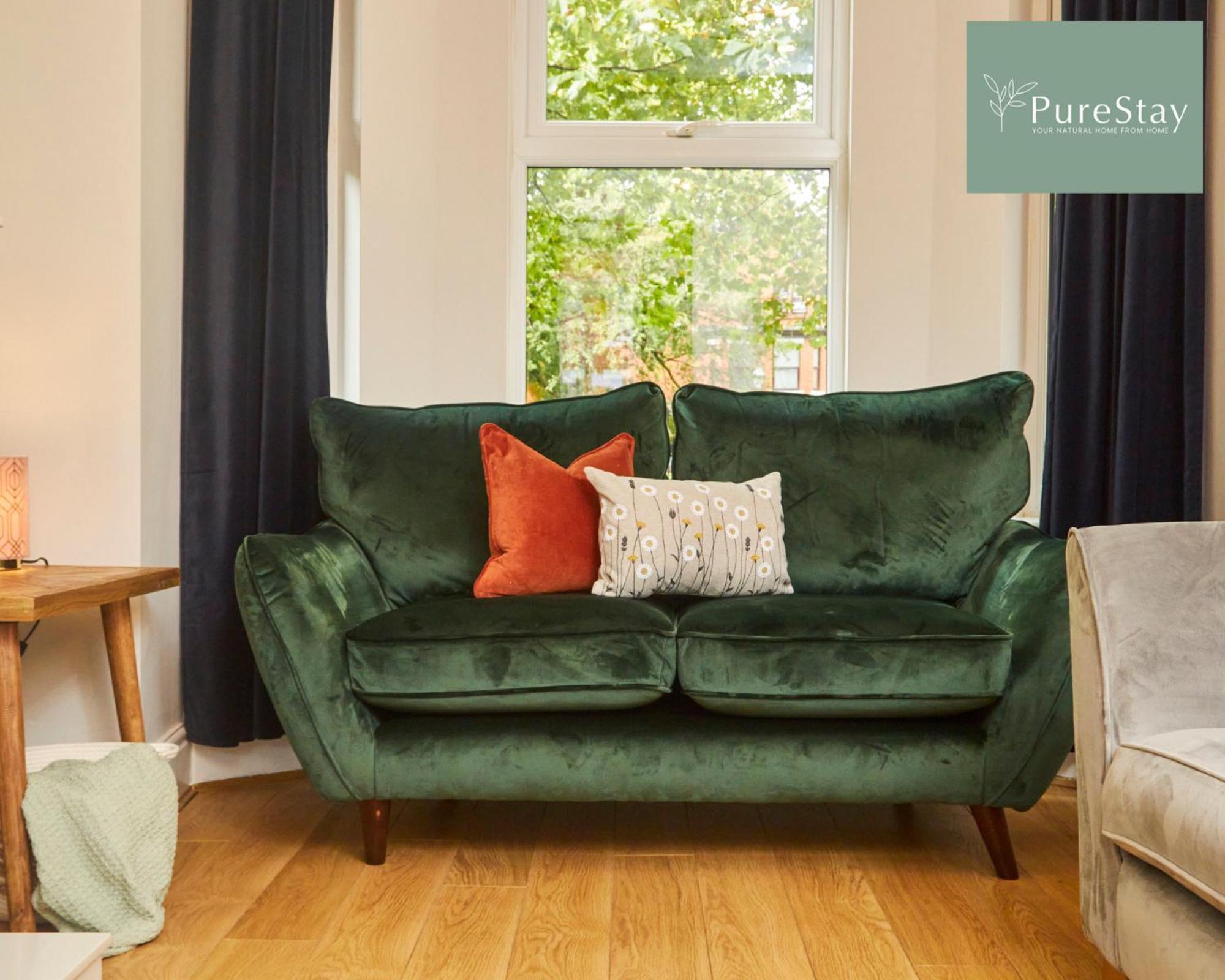 Casa de férias Big Contractor House With 6 Beds & Free Parking By Purestay - 7 Night Min! Manchester