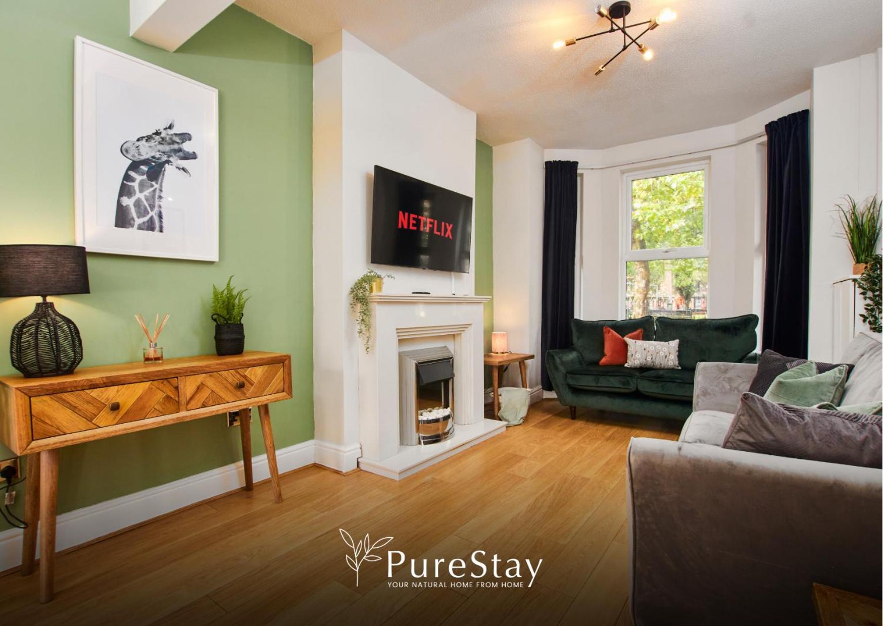 Casa de férias Big Contractor House With 6 Beds & Free Parking By Purestay - 7 Night Min! Manchester